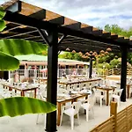 6 Pers Avec Terrasse - Api-1-52-825 Camping Gondrin