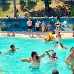 6 Pers Avec Terrasse - Api-1-52-825 Camping Gondrin