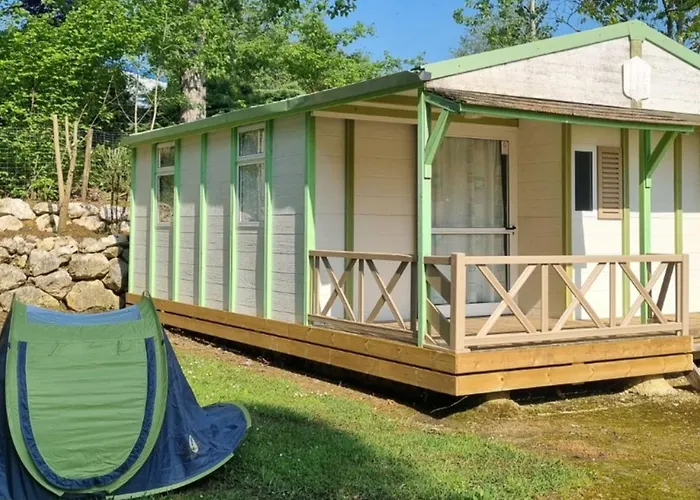 مكان تخييم 6 Pers Avec Terrasse - Api-1-52-825